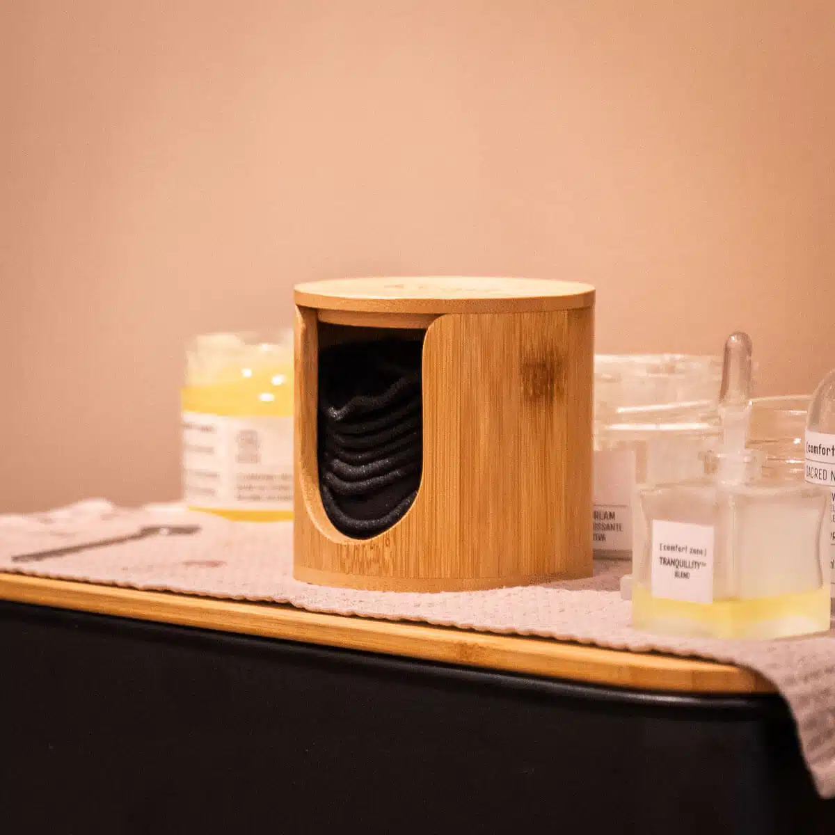 Kynd Mynded Houder en zwarte wattenschijfjes